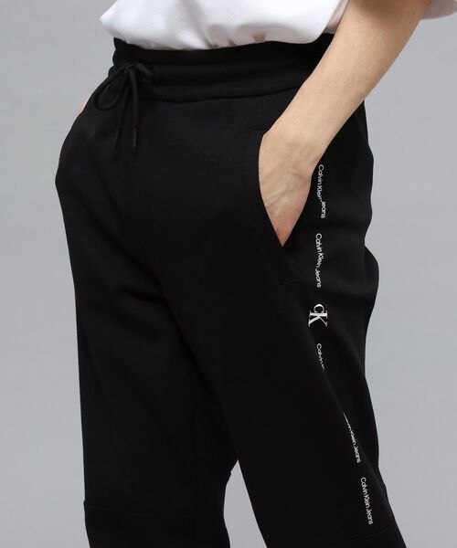 Calvin Klein(カルバン・クライン)の「AF-REPEAT LOGO スウェットパンツ(スウェットパンツ・メンズ・ブラック・S/M/L)」の4枚目の写真