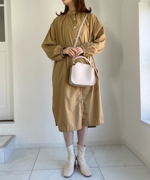 CLEA(クレア)の「バンドカラーシャツワンピース(シャツワンピース・レディース・ホワイト/ブラック/ベージュ/ブルー・FREE)」の20枚目の写真