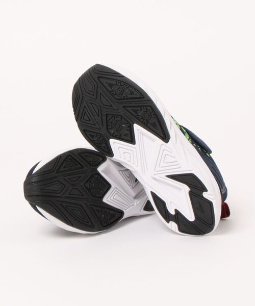 瞬足（シュンソク）の「瞬足 シュンソク キッズ スニーカー【鬼滅の刃コラボ】 軽量/幅広3E（スニーカー・キッズ・ホワイト×ネイビー/ブルー系その他/ブラック×レッド/ネイビー/レッド/パープル/ホワイト系その他/ブルー系その他2・21.0cm/21.5cm/22.5cm/19.0cm/17.0cm/23.5cm/20.0cm/23.0cm/24.0cm/24.5cm/18.0cm/22.0cm）」の9枚目の写真