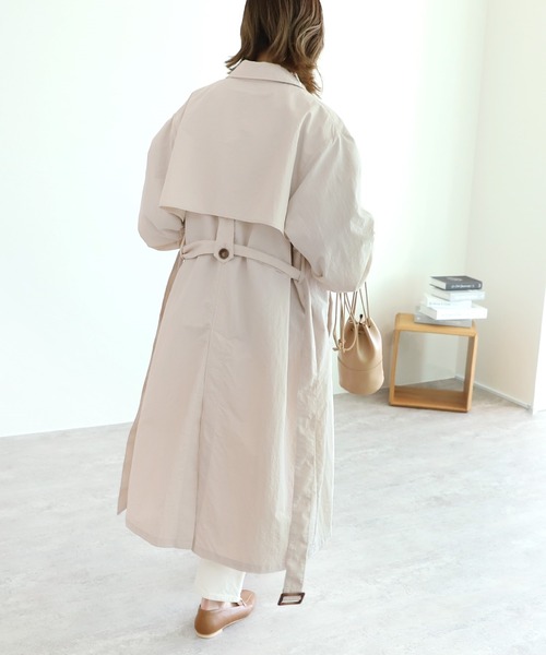 reca（レカ）の「スタンドカラーボリュームスリーブトレンチコート（トレンチコート・レディース・サンドベージュ/ベージュ・L/M）」の4枚目の写真