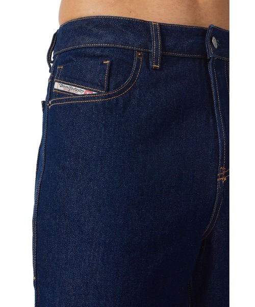 DIESEL（ディーゼル）の「DIESEL SS22 メンズ デニムパンツ ストレート  サステナブル（デニムパンツ・メンズ・インディゴブルー・31inch/29inch/26inch/27inch/28inch/33inch/36inch/34inch/30inch/32inch）」の4枚目の写真