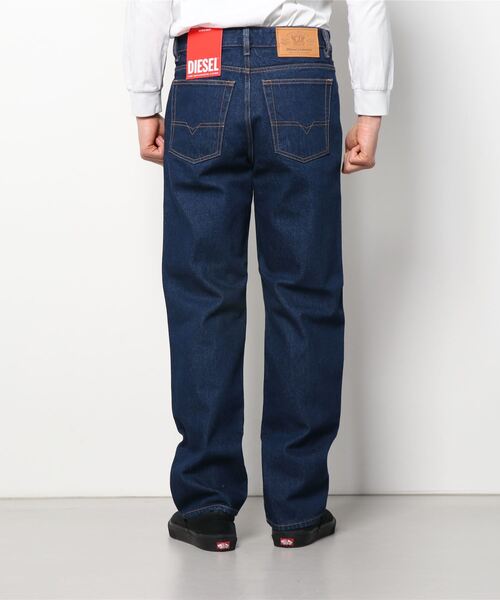 DIESEL（ディーゼル）の「DIESEL SS22 メンズ デニムパンツ ストレート  サステナブル（デニムパンツ・メンズ・インディゴブルー・31inch/29inch/26inch/27inch/28inch/33inch/36inch/34inch/30inch/32inch）」の7枚目の写真