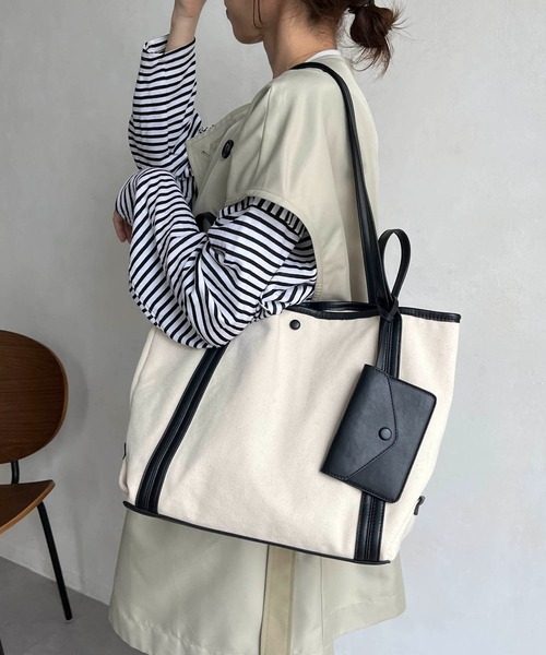 CAPRICIEUX LE'MAGE（カプリシューレマージュ）の「2WAYソフトトートバッグ（トートバッグ・レディース・ベージュ/オフホワイト・FREE）」の2枚目の写真