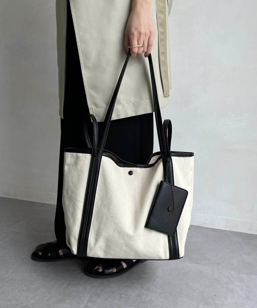 CAPRICIEUX LE'MAGE（カプリシューレマージュ）の「2WAYソフトトートバッグ（トートバッグ・レディース・ベージュ/オフホワイト・FREE）」の14枚目の写真