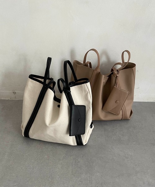 CAPRICIEUX LE'MAGE（カプリシューレマージュ）の「2WAYソフトトートバッグ（トートバッグ・レディース・ベージュ/オフホワイト・FREE）」の3枚目の写真