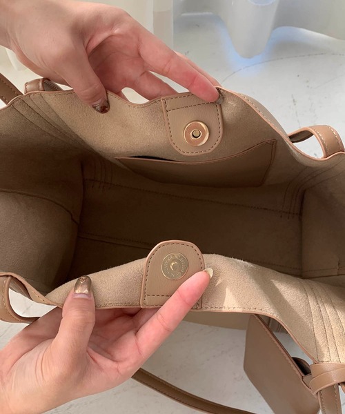 CAPRICIEUX LE'MAGE（カプリシューレマージュ）の「2WAYソフトトートバッグ（トートバッグ・レディース・ベージュ/オフホワイト・FREE）」の6枚目の写真