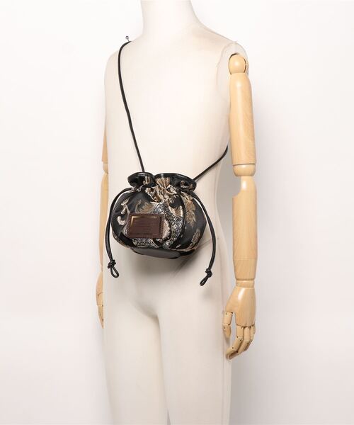 intoxic.（イントキシック）の「DAMASK JACQUARD EGG YOLK エッグヨーク（ショルダーバッグ・レディース・ブラック/オレンジ/ブルー・FREE）」の11枚目の写真