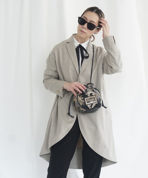 intoxic.（イントキシック）の「DAMASK JACQUARD EGG YOLK エッグヨーク（ショルダーバッグ・レディース・ブラック/オレンジ/ブルー・FREE）」の8枚目の写真