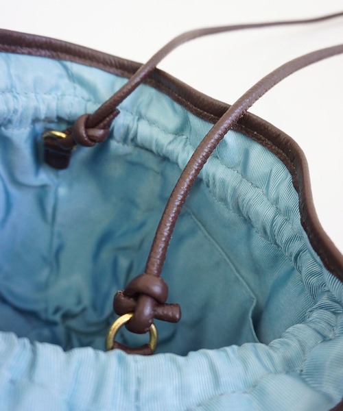 intoxic.（イントキシック）の「DAMASK JACQUARD EGG YOLK エッグヨーク（ショルダーバッグ・レディース・ブラック/オレンジ/ブルー・FREE）」の10枚目の写真