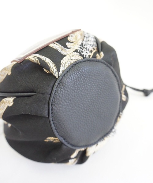 intoxic.（イントキシック）の「DAMASK JACQUARD EGG YOLK エッグヨーク（ショルダーバッグ・レディース・ブラック/オレンジ/ブルー・FREE）」の7枚目の写真
