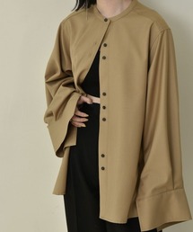 no collar over blouse