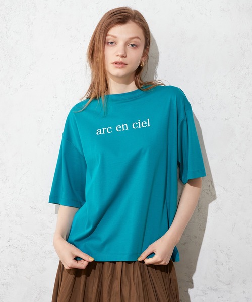 LE SOUK HOLIDAY(ルスークホリデー)の「モックネックロゴTシャツ(Tシャツ/カットソー・レディース・ブラック/オフホワイト/グリーン・M/L)」の1枚目の写真