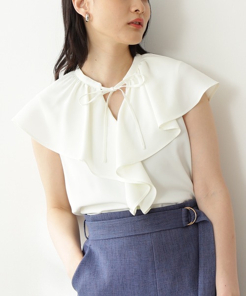 N.（N. Natural Beauty Basic）（エヌエヌナチュラルビューティーベーシック）の「◆フリルカラーブラウス（シャツ/ブラウス・レディース・ブルー/イエロー/ホワイト・MEDIUM）」の2枚目の写真