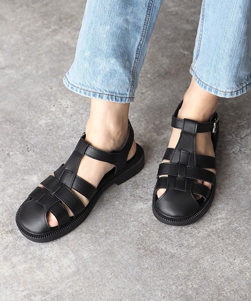 Riberry（リベリー）の「グルカサンダル（サンダル・レディース・ブラック/アイボリー・MEDIUM/LARGE）」の2枚目の写真