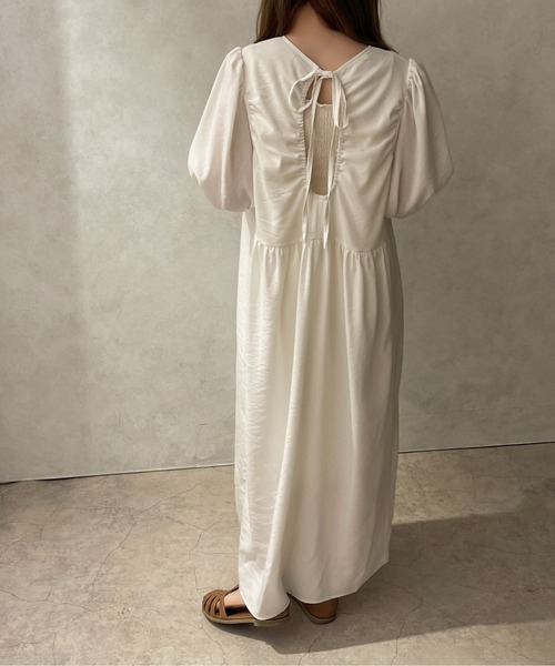 apres jour clair（アプレジュールクレア）の「【apres jour clair】パフスリーブバックオープンワンピース【ZOZOTOWN限定アイテム】（ワンピース・レディース・ベージュ/オフホワイト・フリー/X-LARGE）」の15枚目の写真