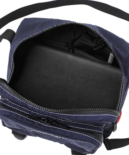 Manhattan Portage（マンハッタンポーテージ）の「Fisk Shoulder Bag Old School（ショルダーバッグ・メンズ・ブラック/ネイビー・SMALL）」の12枚目の写真