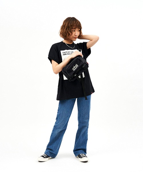 Manhattan Portage（マンハッタンポーテージ）の「Fisk Shoulder Bag Old School（ショルダーバッグ・メンズ・ブラック/ネイビー・SMALL）」の14枚目の写真