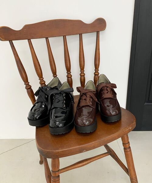 MAJESTIC LEGON(マジェスティックレゴン)の「ボリュームレースアップシューズ(ドレスシューズ・レディース・ブラック/ブラウン・SMALL/MEDIUM/LARGE/X-LARGE)」の3枚目の写真