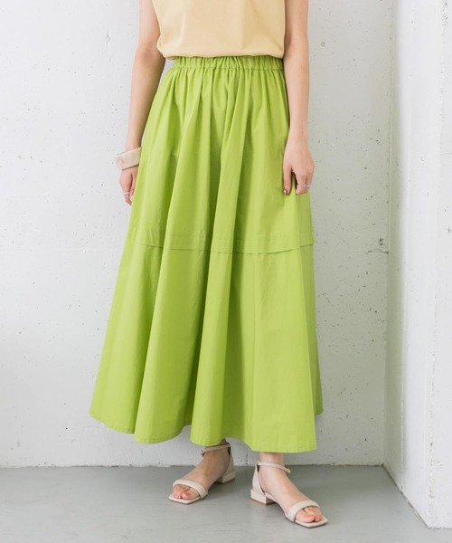 KBF(ケイビーエフ)の「タックボリュームフレアスカート(スカート・レディース・グリーン/オフホワイト/ブラック・ONE)」の9枚目の写真