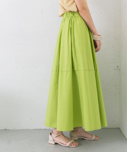 KBF(ケイビーエフ)の「タックボリュームフレアスカート(スカート・レディース・グリーン/オフホワイト/ブラック・ONE)」の11枚目の写真