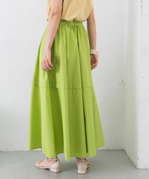 KBF(ケイビーエフ)の「タックボリュームフレアスカート(スカート・レディース・グリーン/オフホワイト/ブラック・ONE)」の12枚目の写真
