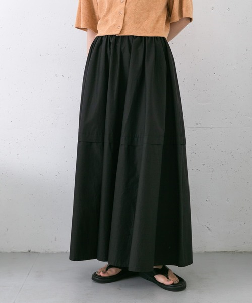 KBF(ケイビーエフ)の「タックボリュームフレアスカート(スカート・レディース・グリーン/オフホワイト/ブラック・ONE)」の16枚目の写真