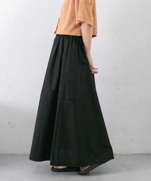 KBF(ケイビーエフ)の「タックボリュームフレアスカート(スカート・レディース・グリーン/オフホワイト/ブラック・ONE)」の19枚目の写真