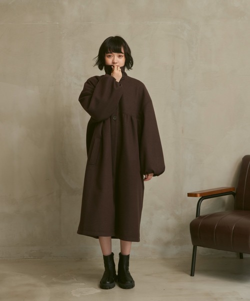 moi tytto（モイテュット）の「【低身長さん向けSサイズあり】袖ボリュームスタンドカラー切替えコート（その他アウター・レディース・ナチュラル/ブラウン・SMALL/MEDIUM）」の11枚目の写真