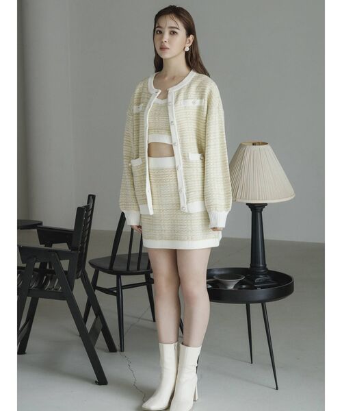 CALNAMUR(カルナムール)の「スクエアショートブーツ(ブーツ・レディース・アイボリー/ブラック・MEDIUM/LARGE/SMALL)」の4枚目の写真