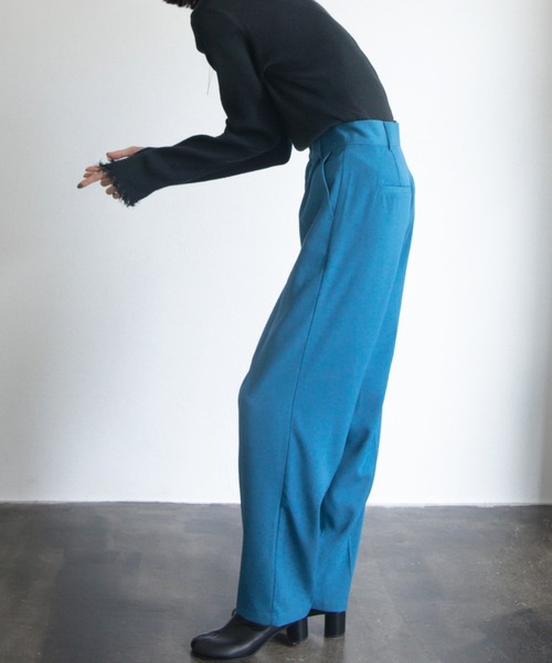 VACANCY（ヴァカンシー）の「ダブルクロス テーパードスラックスパンツ（スラックス・レディース・ホワイト/ブラウン/レッド/ブルー・SMALL/MEDIUM/LARGE）」の10枚目の写真