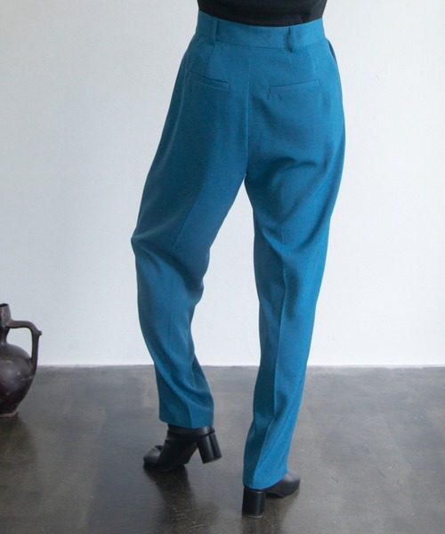 VACANCY（ヴァカンシー）の「ダブルクロス テーパードスラックスパンツ（スラックス・レディース・ホワイト/ブラウン/レッド/ブルー・SMALL/MEDIUM/LARGE）」の6枚目の写真