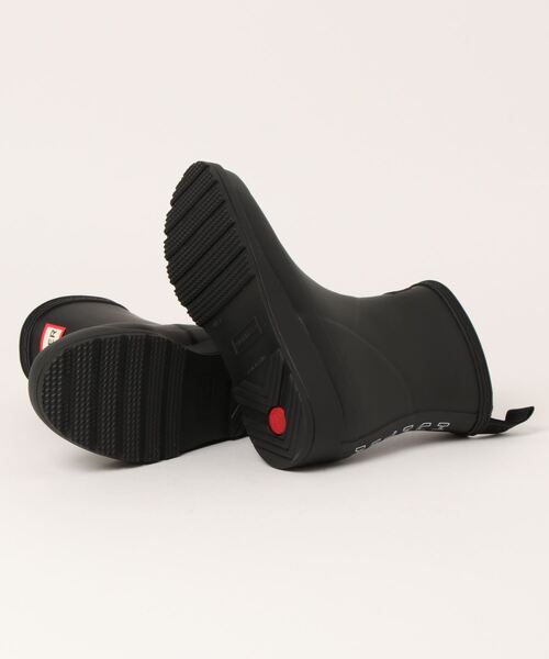 HUNTER（ハンター）の「WOMENS PLAY SHORT HUNTER BACKSTRAP PRINT BOOT（レインシューズ・レディース・ブラック・UK5/UK4/UK3/UK6）」の4枚目の写真