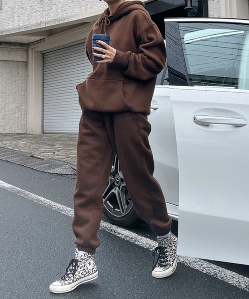 Vicente（ヴィセンテ）の「Winter stay sweat setup（セットアップ・レディース・ホワイト/ブラック/ブラウン・FREE）」の4枚目の写真