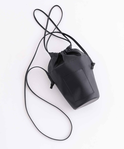 ADAM ET ROPE'（アダムエロペ）の「POP CORN BAG/ポップコーンバッグ/リサイクルレザー/サスティナブル/UNISEX（ショルダーバッグ・メンズ・ブラック/オフホワイト・FREE）」の3枚目の写真