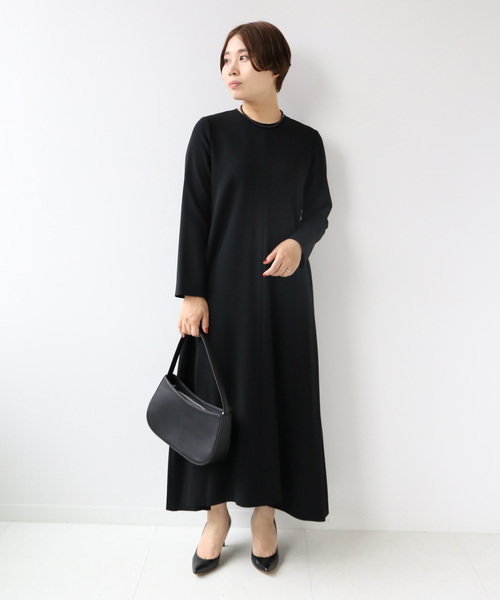 HARDY NOIR（アルディーノアール）の「クルーネックフレア