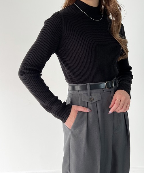 JUNOAH（ジュノア）の「プチハイネックリブニット（ニット/セーター・レディース・オフホワイト/グリーン/ブラック/ベージュ/ブルー/ピンク系その他/グレイッシュベージュ/ボルドー/イエロー・MEDIUM/LARGE）」の12枚目の写真