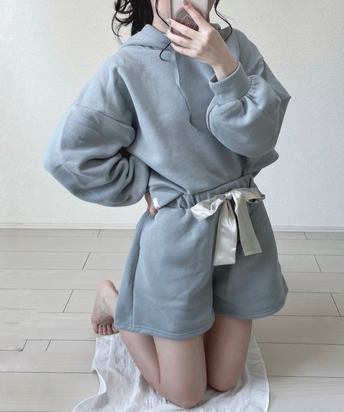 Mysa&Liina(ミーサリーナ)の「yuririn*コラボ パーカー×ショートパンツセット(ルームウェア/パジャマ・レディース・チャコールグレー/ピンクベージュ/サックスブルー/ベージュ・M/L)」の3枚目の写真