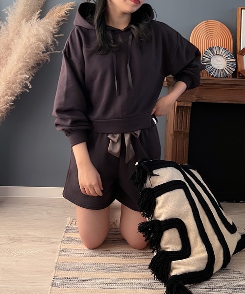 Mysa&Liina(ミーサリーナ)の「yuririn*コラボ パーカー×ショートパンツセット(ルームウェア/パジャマ・レディース・チャコールグレー/ピンクベージュ/サックスブルー/ベージュ・M/L)」の9枚目の写真