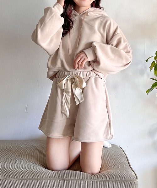Mysa&Liina(ミーサリーナ)の「yuririn*コラボ パーカー×ショートパンツセット(ルームウェア/パジャマ・レディース・チャコールグレー/ピンクベージュ/サックスブルー/ベージュ・M/L)」の6枚目の写真