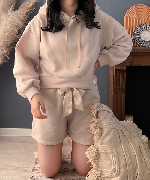 Mysa&Liina(ミーサリーナ)の「yuririn*コラボ パーカー×ショートパンツセット(ルームウェア/パジャマ・レディース・チャコールグレー/ピンクベージュ/サックスブルー/ベージュ・M/L)」の5枚目の写真