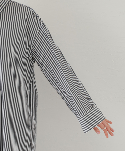 JOURNAL STANDARD（ジャーナルスタンダード）の「コットンブロードストライプシャツワンピース（シャツワンピース・レディース・ブラック/ブルー・FREE）」の14枚目の写真