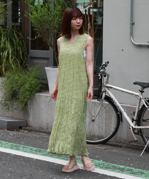 archives（アルシーヴ）の「シアージャガードワッシャーノースリワンピース（ワンピース・レディース・ブルー/グリーン/アイボリー/ブラック・MEDIUM）」の22枚目の写真