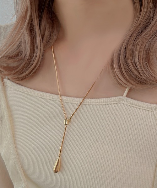 apres jour clair(アプレジュールクレア)の「【apres jour clair×ARIAZ】ニュアンスロングネックレス(ネックレス・レディース・ゴールド・FREE)」の5枚目の写真