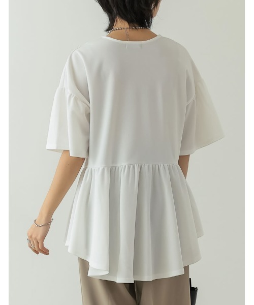 Re:EDIT（リエディ）の「[洗濯機で洗える]パール付きキーネックカットジョーゼットペプラムトップス（Tシャツ/カットソー・レディース・ホワイト/ブラック・MEDIUM/LARGE）」の16枚目の写真