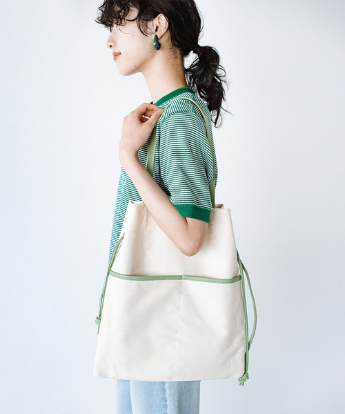 haco!(ハコ)の「【jou jou lier】キャンバス×合皮巾着トートバッグ(トートバッグ・レディース・ブラック/グリーン・ONE SIZE)」の2枚目の写真