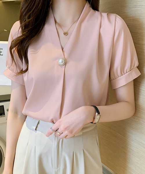 Dewlily(デューリリー)の「Vネックブラウス(シャツ/ブラウス・レディース・ピンク/ホワイト・M/L/XL)」の2枚目の写真