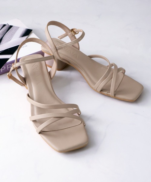 VIVIAN（ヴィヴィアン）の「スクエアトゥアシメ華奢アンクルストラップサンダル（サンダル・レディース・ブラック/アイボリー/キャメル/ゴールド/シルバー/ブラック系その他3/グレー系その他7/ナチュラル/ブロンズ/ホワイト×ライム・LL/S/M/L/SS）」の6枚目の写真