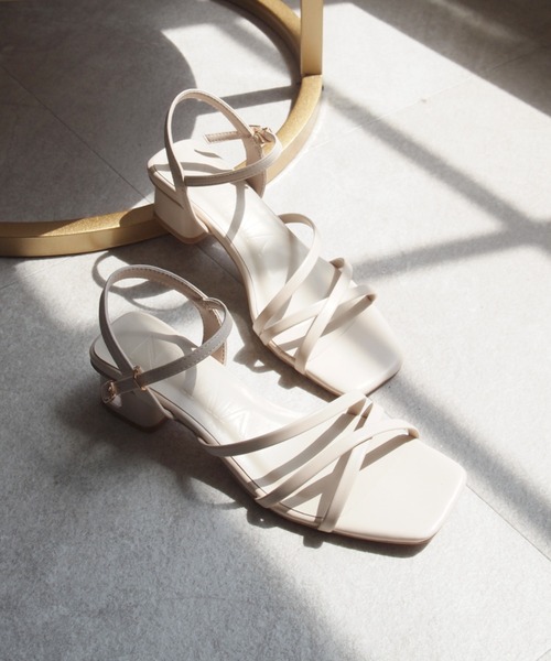 VIVIAN（ヴィヴィアン）の「スクエアトゥアシメ華奢アンクルストラップサンダル（サンダル・レディース・ブラック/アイボリー/キャメル/ゴールド/シルバー/ブラック系その他3/グレー系その他7/ナチュラル/ブロンズ/ホワイト×ライム・LL/S/M/L/SS）」の14枚目の写真