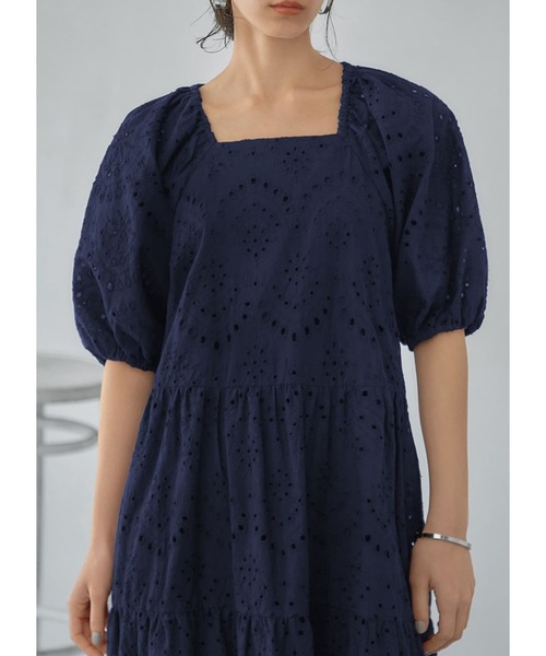 STYLE DELI（スタイルデリ）の「【LUXE】コットンレースパフスリワンピース（ワンピース・レディース・ホワイト/ネイビー・01/02）」の3枚目の写真