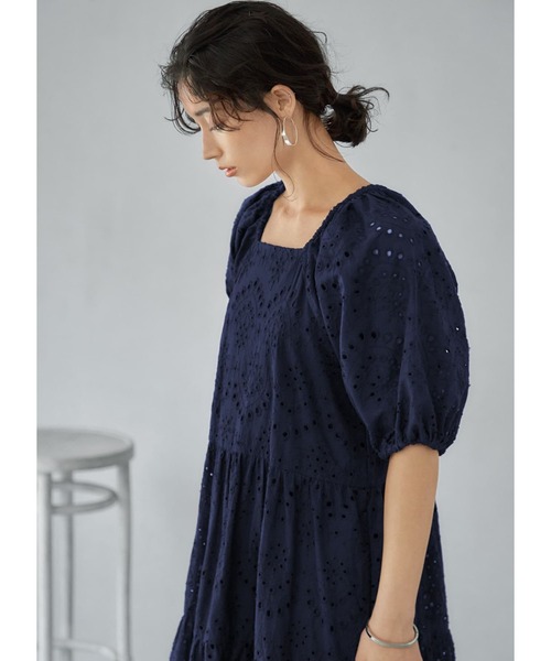 STYLE DELI（スタイルデリ）の「【LUXE】コットンレースパフスリワンピース（ワンピース・レディース・ホワイト/ネイビー・01/02）」の7枚目の写真